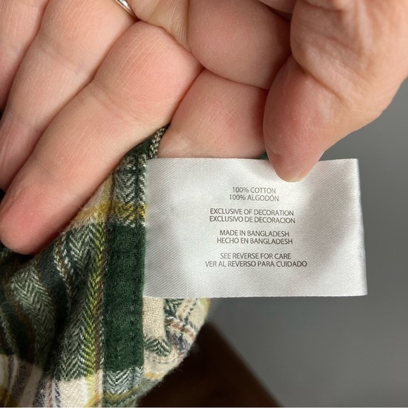 Eddie Bauer green plaid flannel button down shirt size small - Picture 4 of 5